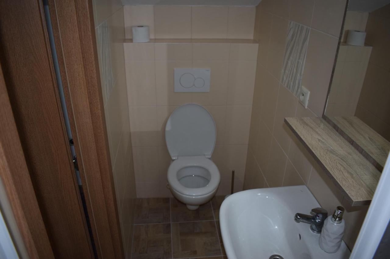 Ms-Ubytovanie Hotel Alsókubin Kültér fotó