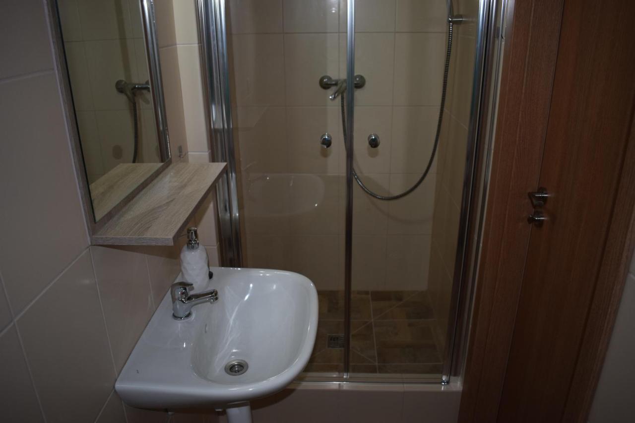 Ms-Ubytovanie Hotel Alsókubin Kültér fotó