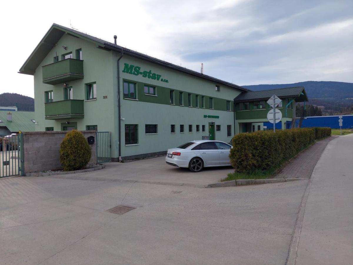 Ms-Ubytovanie Hotel Alsókubin Kültér fotó